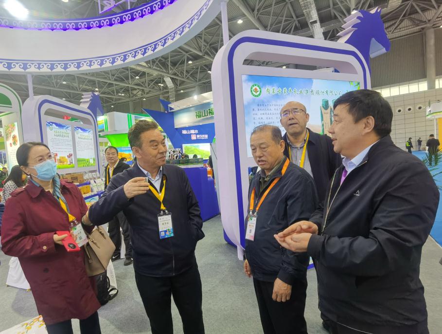 內(nèi)蒙古1400多種有機(jī)、綠色農(nóng)畜產(chǎn)品亮相中國(guó)綠色食品博覽會(huì)和中國(guó)國(guó)際有機(jī)食品博覽會(huì)